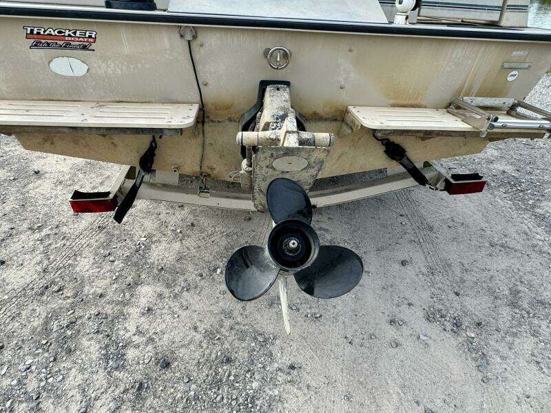 21ft Sun Tracker Yacht For Sale