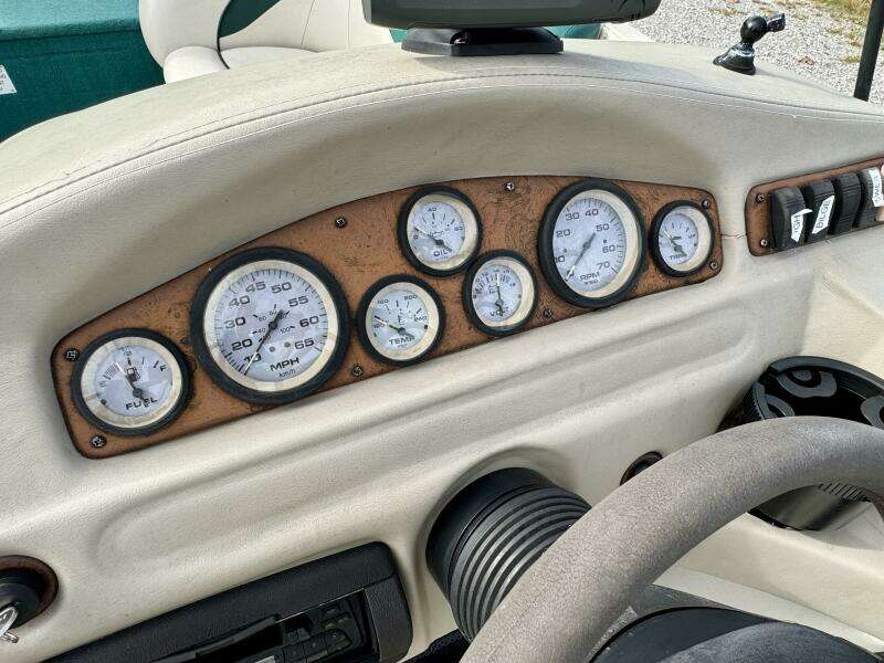 21ft Sun Tracker Yacht For Sale