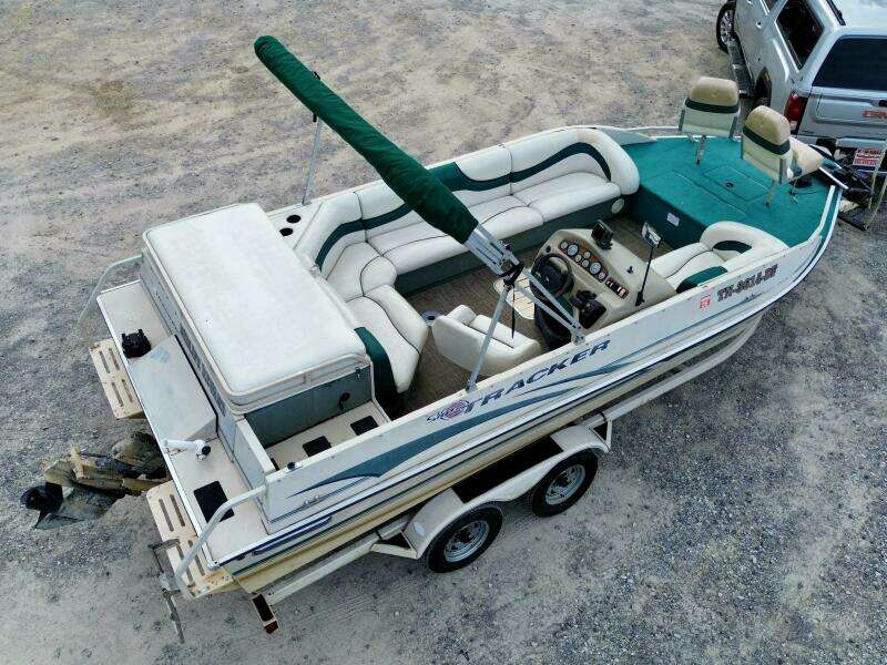 21ft Sun Tracker Yacht For Sale