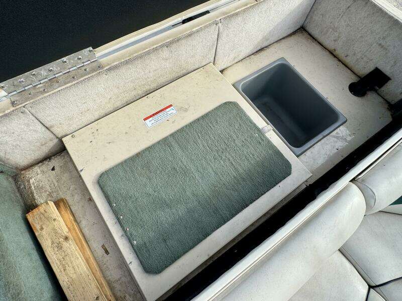 21ft Sun Tracker Yacht For Sale