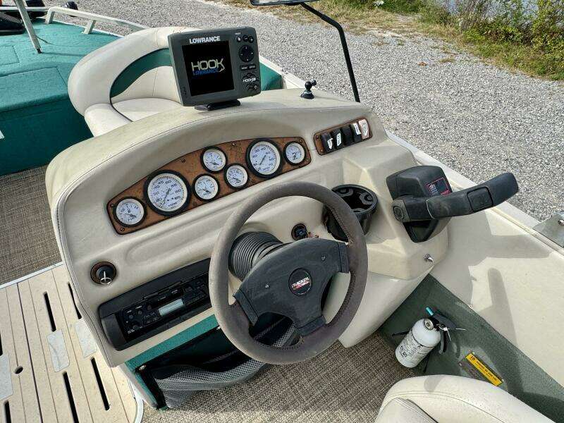 21ft Sun Tracker Yacht For Sale