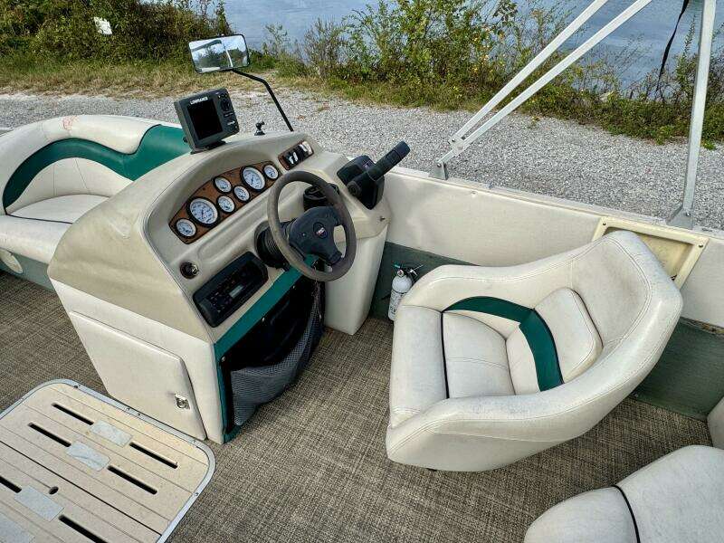 21ft Sun Tracker Yacht For Sale