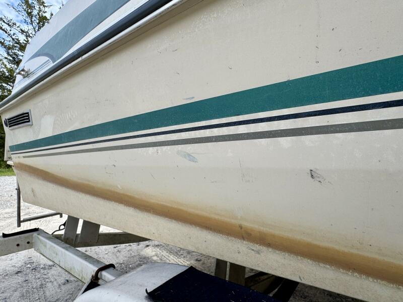 21' 2002 Sun Tracker Party Deck 21