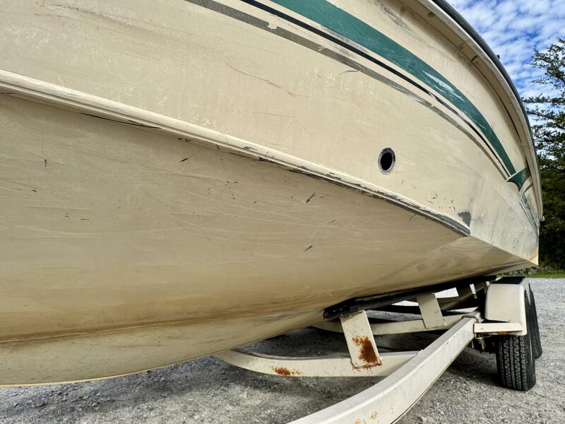 21' 2002 Sun Tracker Party Deck 21