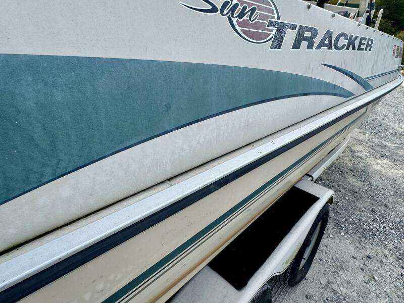 21ft Sun Tracker Yacht For Sale
