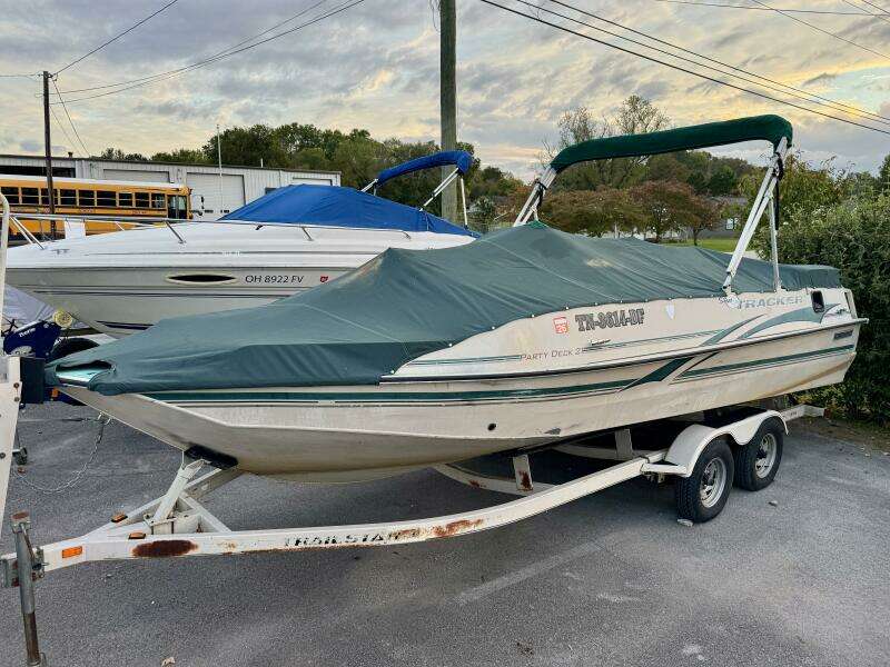 21ft Sun Tracker Yacht For Sale