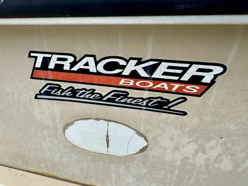 21' 2002 Sun Tracker Party Deck 21