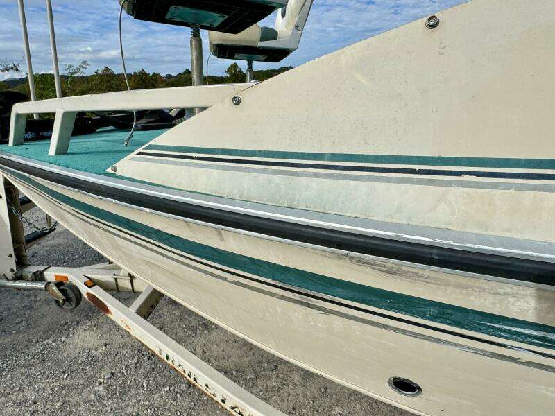 21ft Sun Tracker Yacht For Sale