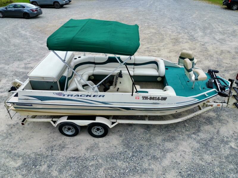 21' 2002 Sun Tracker Party Deck 21