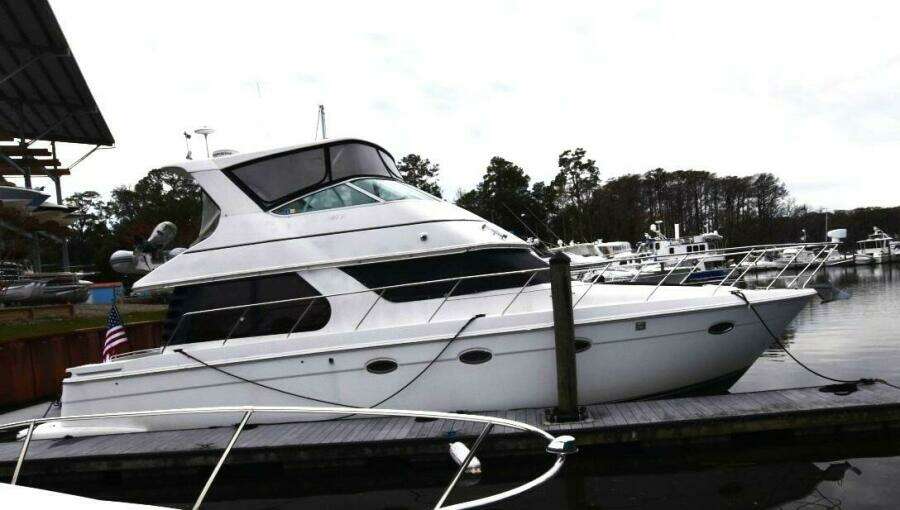 E2RT 46ft Carver Yacht For Sale