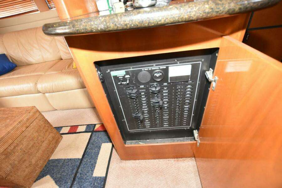 E2RT 46ft Carver Yacht For Sale