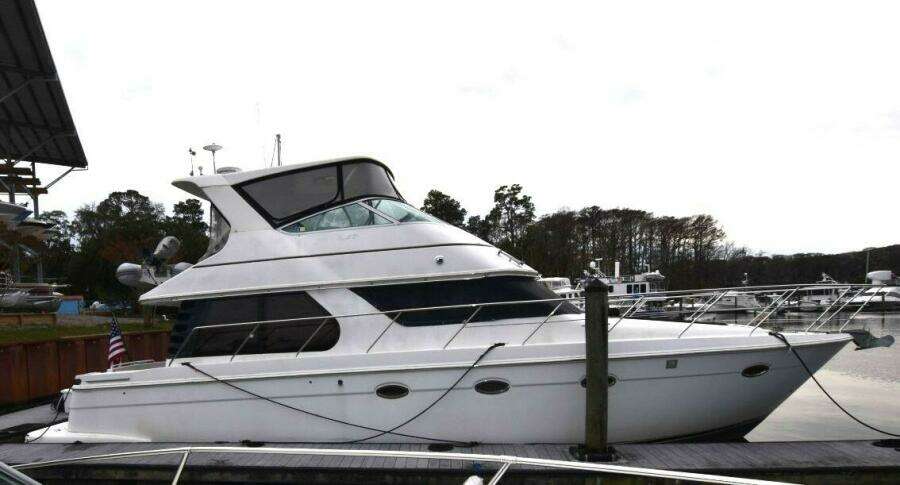 E2RT 46ft Carver Yacht For Sale
