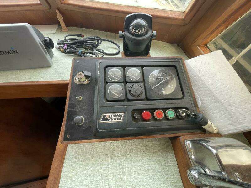 Lady mar 34ft Marine Trader Yacht For Sale