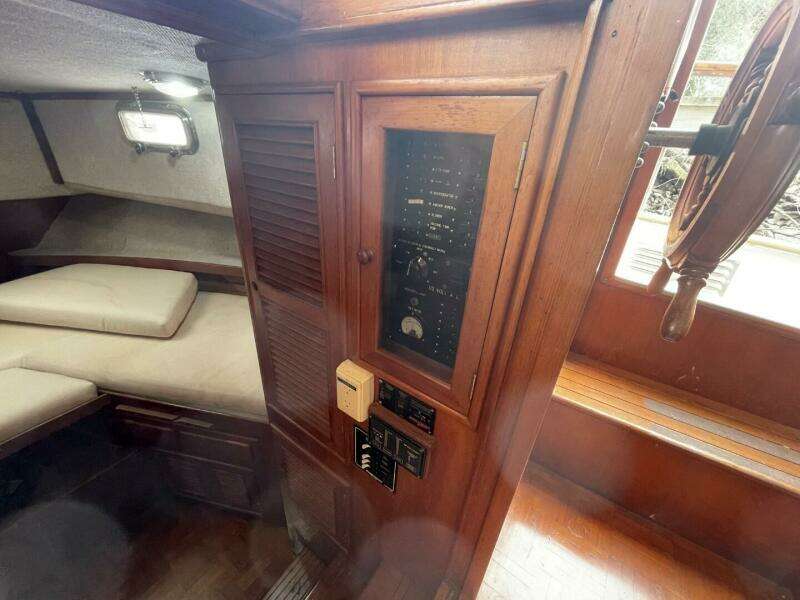 Lady mar 34ft Marine Trader Yacht For Sale