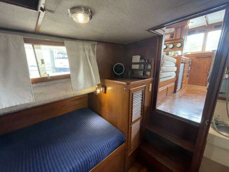 Lady mar 34ft Marine Trader Yacht For Sale