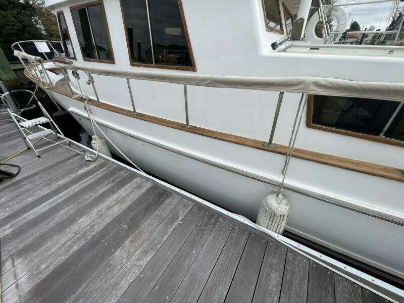 Lady mar 34ft Marine Trader Yacht For Sale