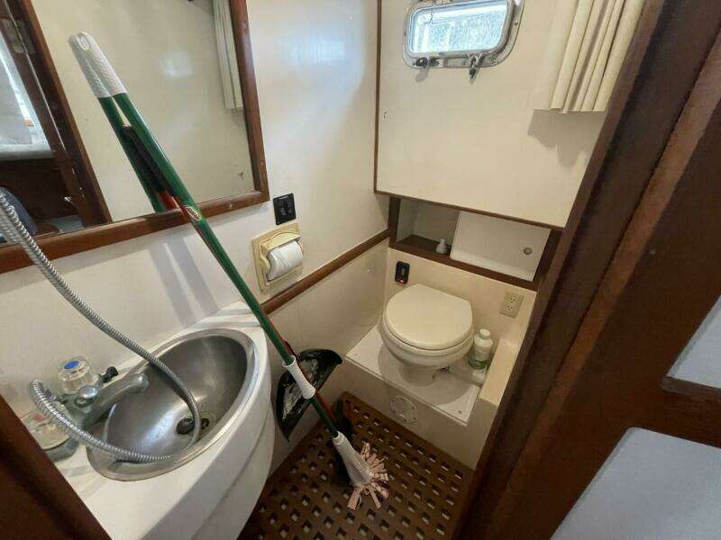 Lady mar 34ft Marine Trader Yacht For Sale