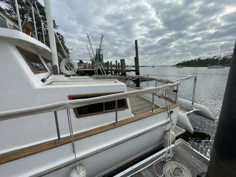 Lady mar 34ft Marine Trader Yacht For Sale