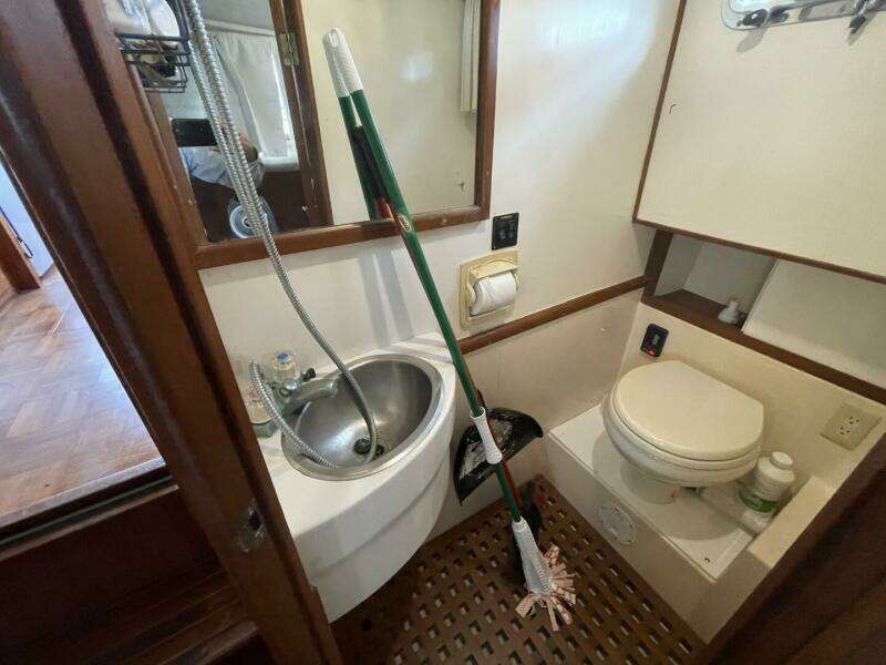 Lady mar 34ft Marine Trader Yacht For Sale