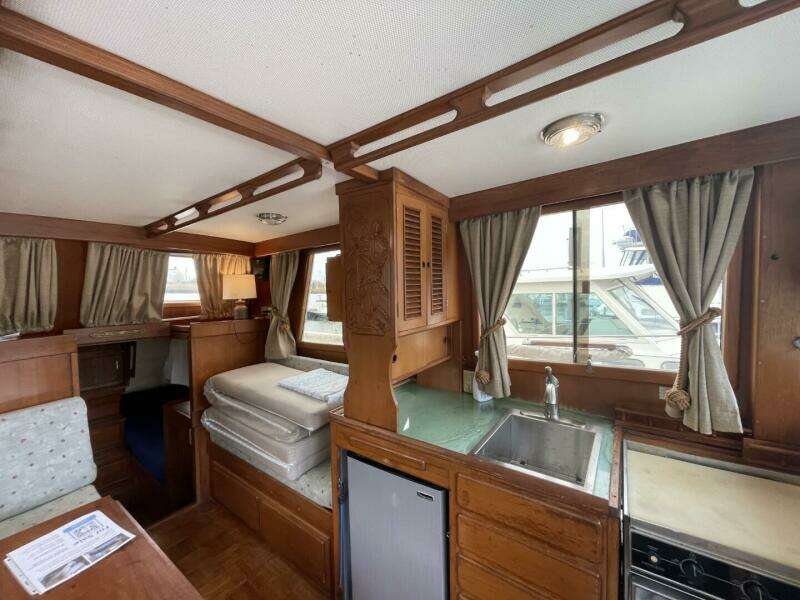 Lady mar 34ft Marine Trader Yacht For Sale