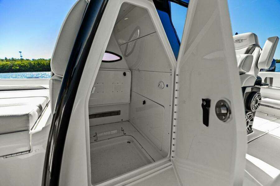 27ft ShearWater Yacht For Sale