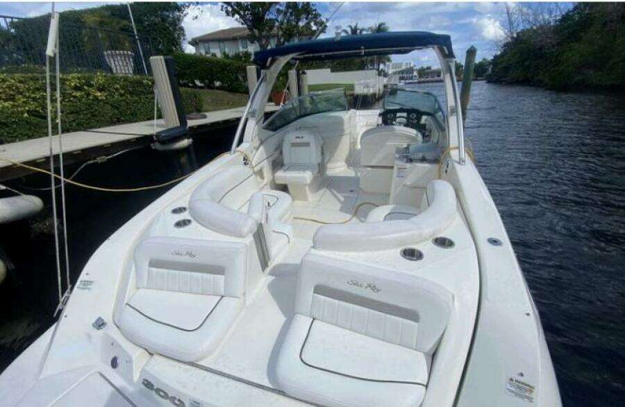 30ft Sea Ray Yacht For Sale