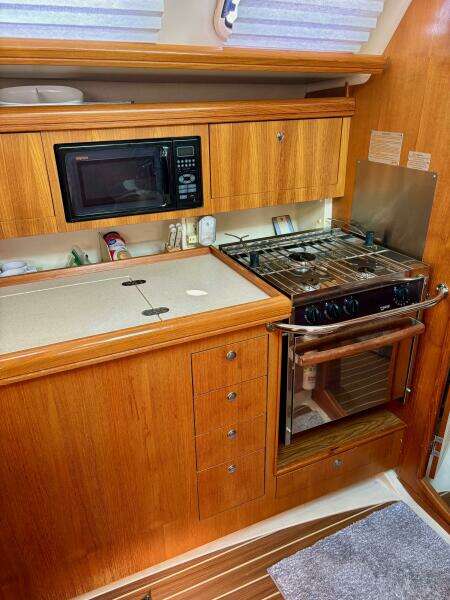38ft Hunter Yacht For Sale