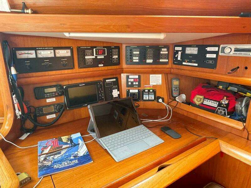 Sea Bear 45ft Jeanneau Yacht For Sale