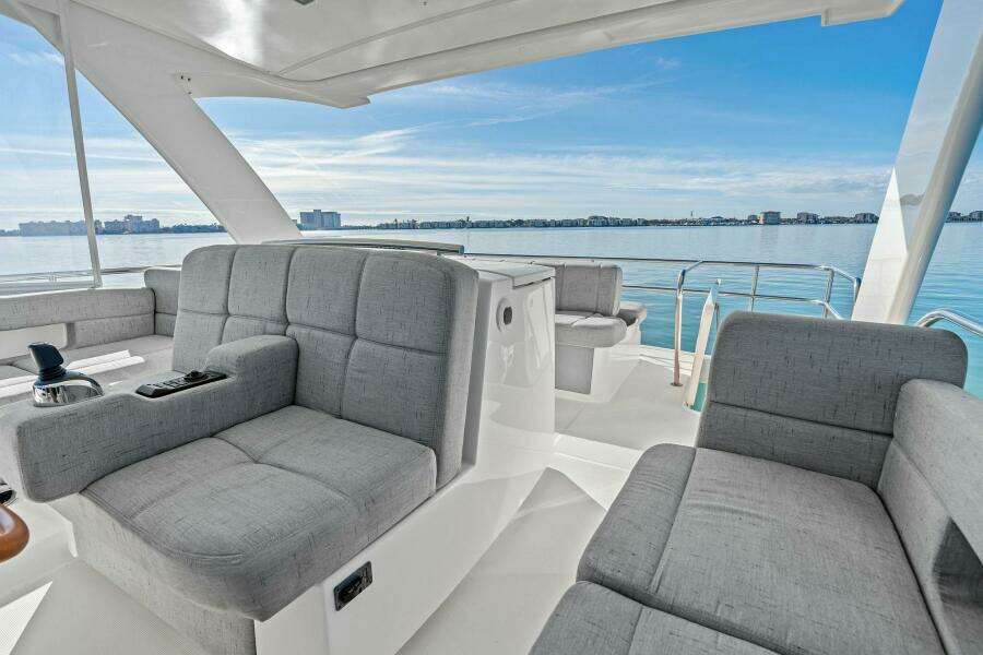 2016 Tiara Yachts 50 Flybridge