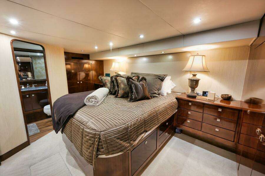Ocean 73 UNCONQUERED - Master Stateroom