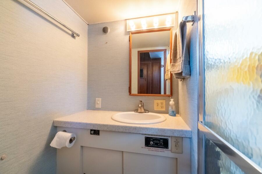 53' 1985 Hatteras 53 Motor Yacht