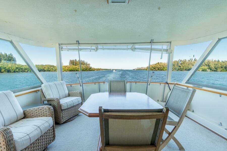 EVEN KEEL 53ft Hatteras Yacht For Sale