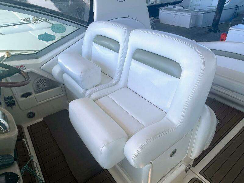 Islander 32ft Sea Ray Yacht For Sale