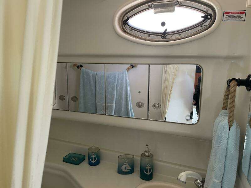 Islander 32ft Sea Ray Yacht For Sale