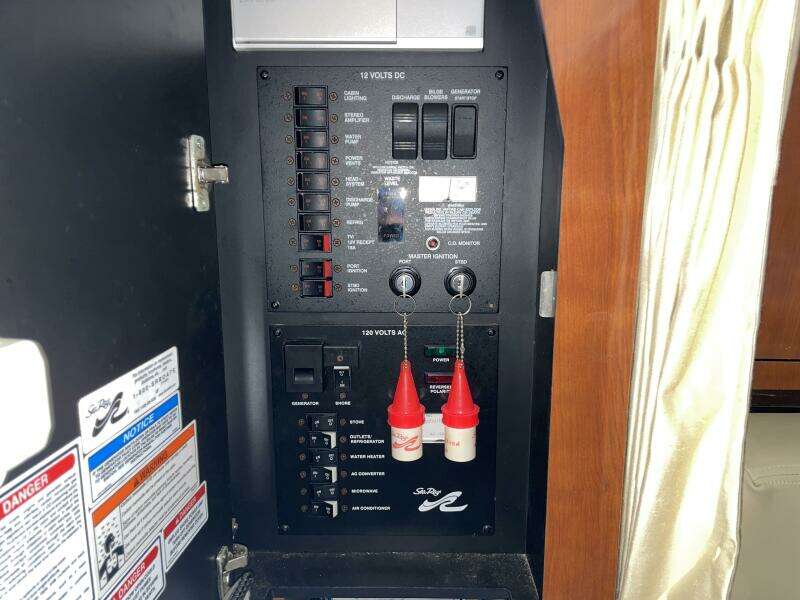 Islander 32ft Sea Ray Yacht For Sale