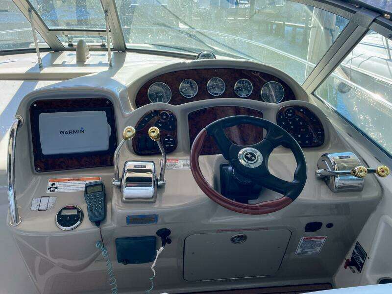 Islander 32ft Sea Ray Yacht For Sale