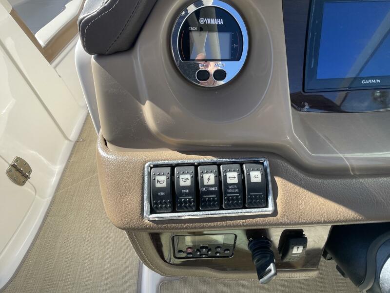 21' 2016 Chaparral 210 Suncoast