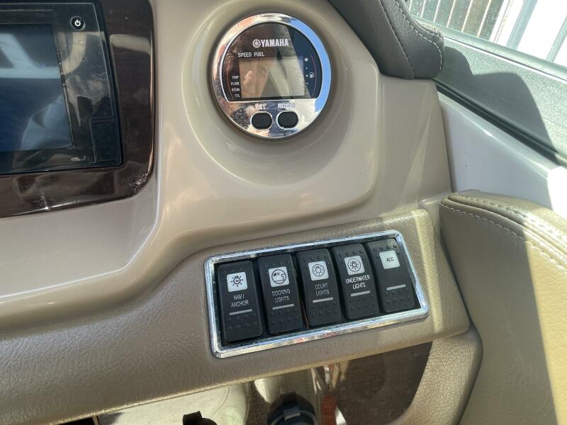 21' 2016 Chaparral 210 Suncoast