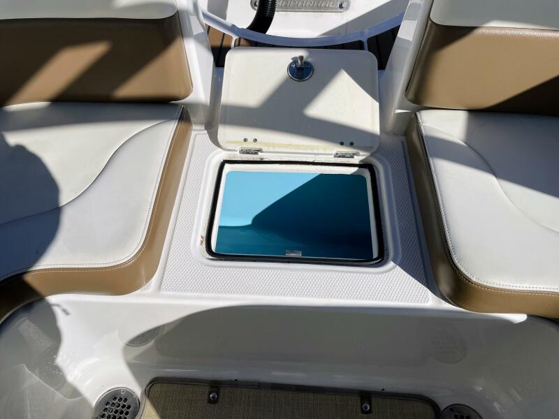 21' 2016 Chaparral 210 Suncoast