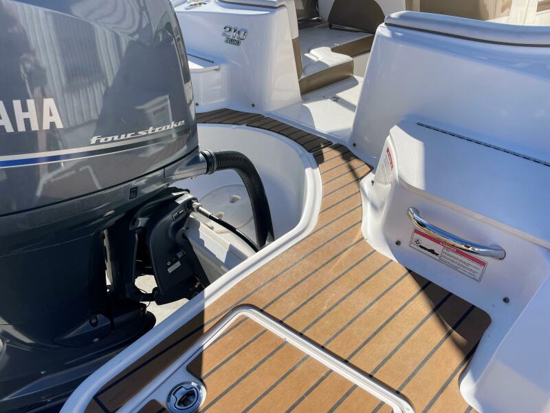 21' 2016 Chaparral 210 Suncoast