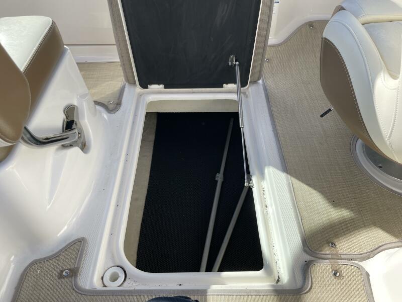 21' 2016 Chaparral 210 Suncoast