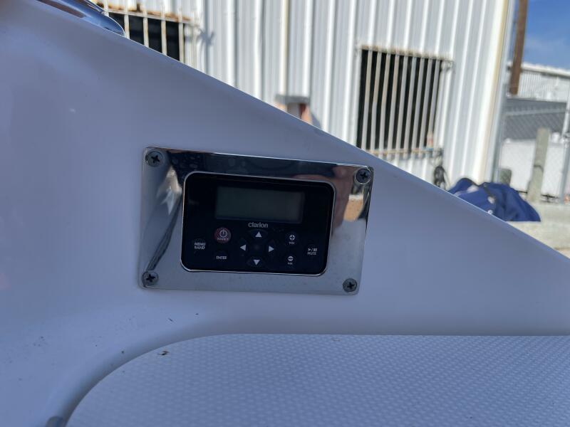 21' 2016 Chaparral 210 Suncoast