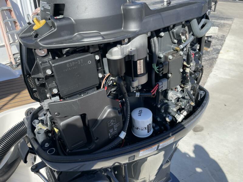 21' 2016 Chaparral 210 Suncoast