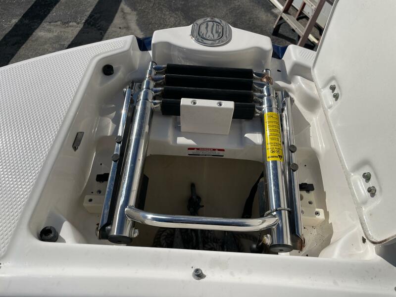 21' 2016 Chaparral 210 Suncoast