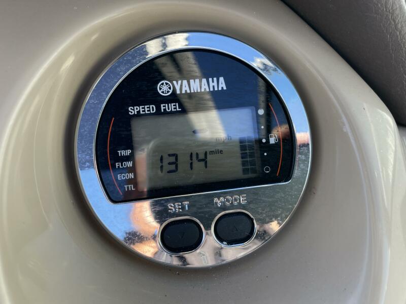 21' 2016 Chaparral 210 Suncoast