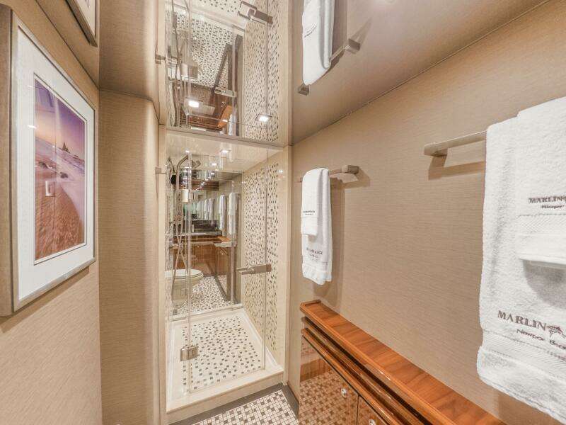 2021 Viking 92 Skybridge