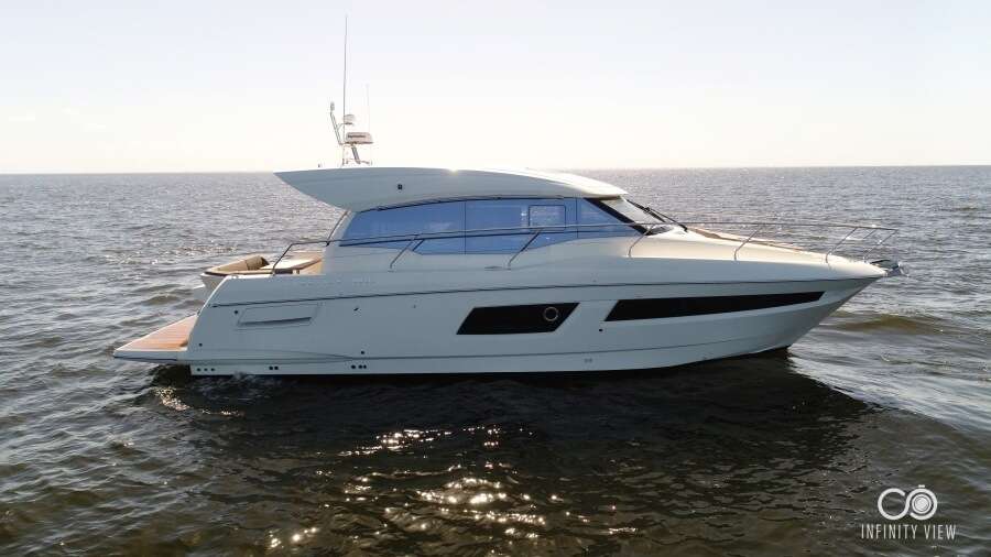 2018 Prestige 460 S