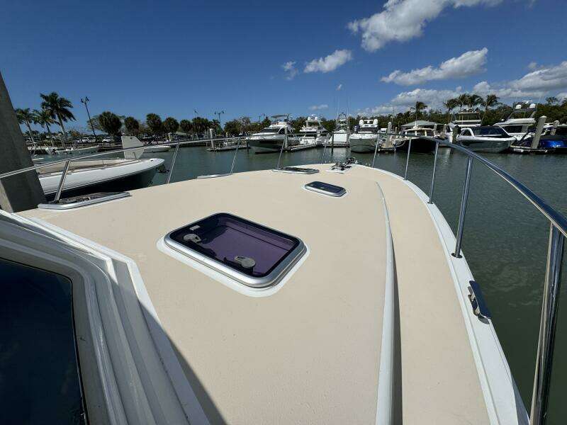 Jewel 43ft MJM Yacht For Sale