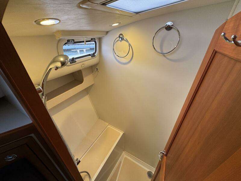 Jewel 43ft MJM Yacht For Sale