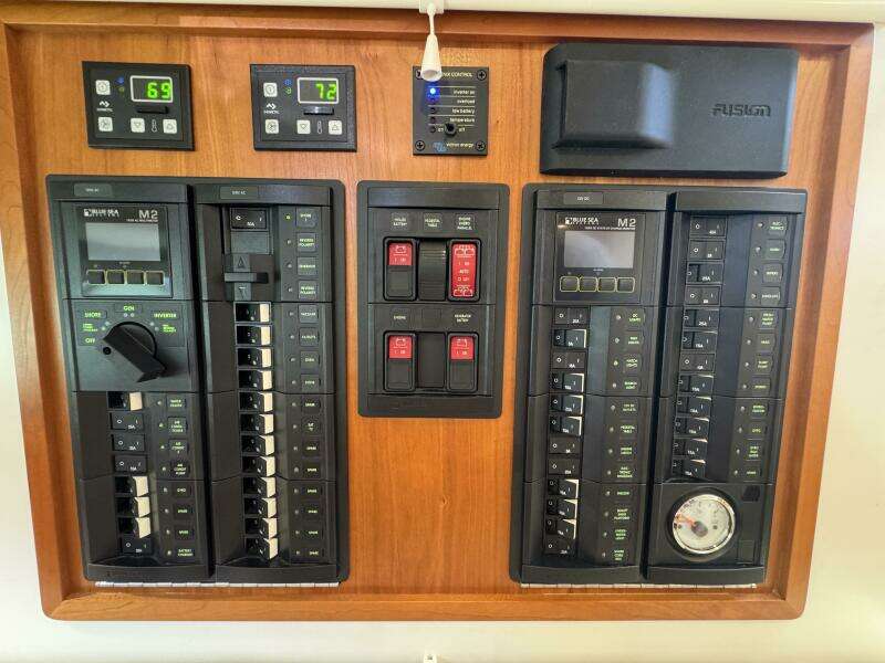 Jewel 43ft MJM Yacht For Sale